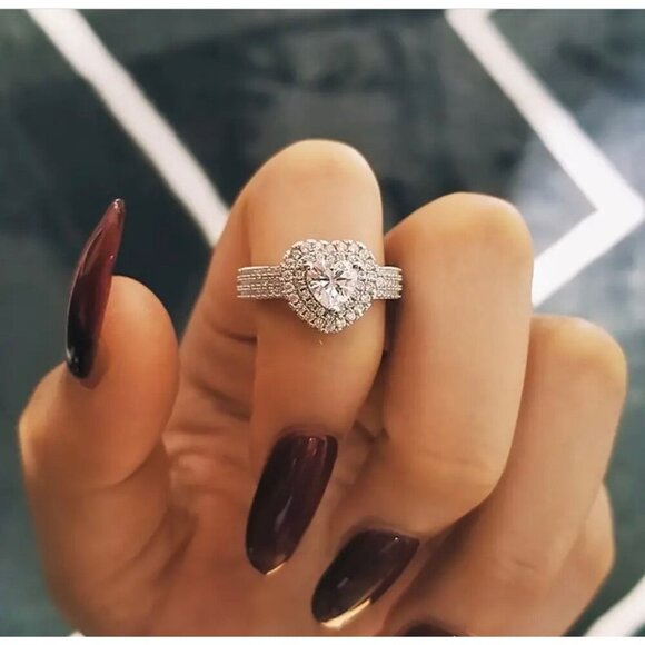 925 Sterling Silver Heart-Shaped Ring - Picture 2 of 5